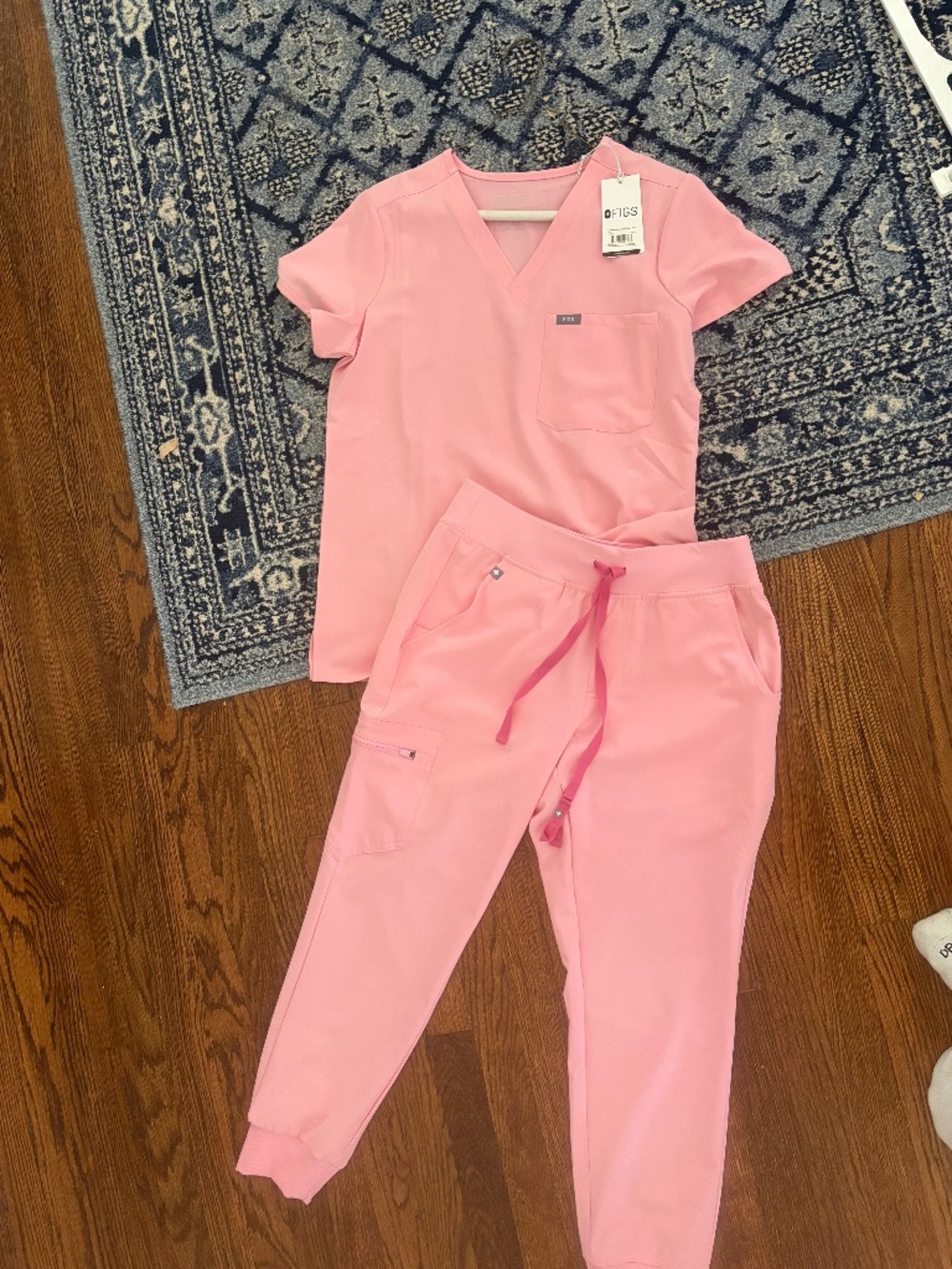 NWT- FIGS- Zamora Limited Edition Breast Cancer- SR Top & MP Joggers- Pink